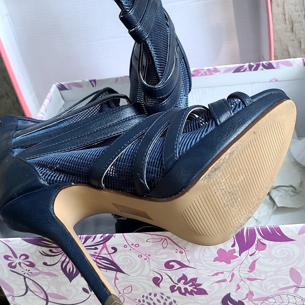 Blue Roxanne Booties by Shoedazzle sz7.5 - Picture 8 of 8